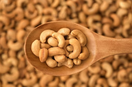 Fat Content in Cashew Nuts - thenutritionfacts.com